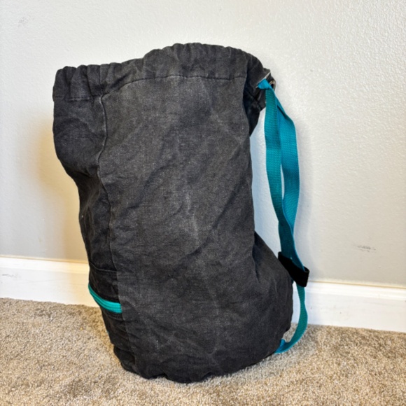 Vintage Reebok Drawstring Backpack - 90s Vibes! - Picture 2 of 10